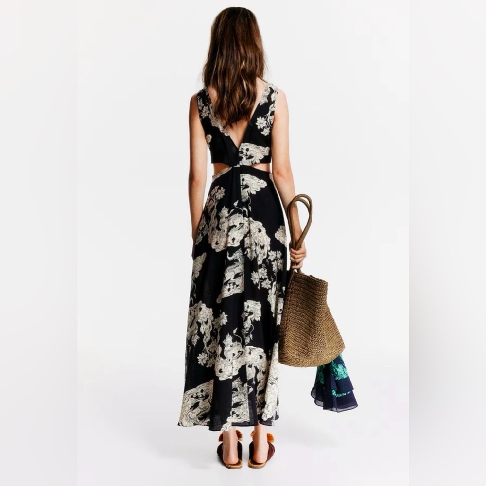H&M White Lotus Black/White
Twist-detail patterned dress - Picture 4 of 11